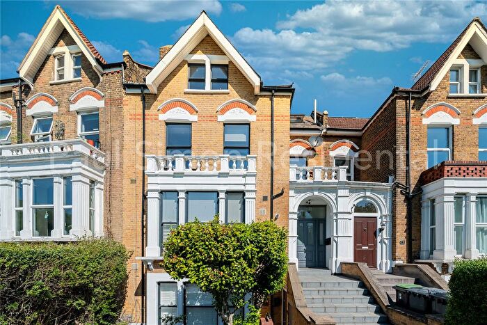2 Bedroom Flat For Sale In Endymion Road, London, N4