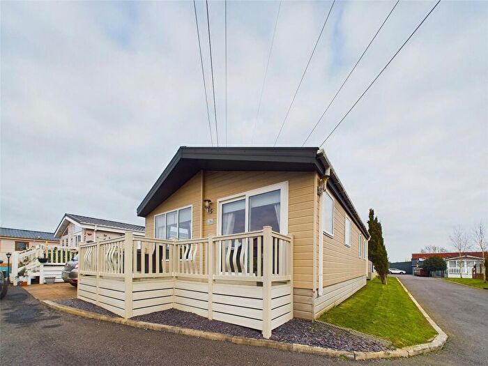 2 Bedroom Park Home For Sale In Tewkesbury Road, Norton, Gloucester, Gloucestershire, GL2