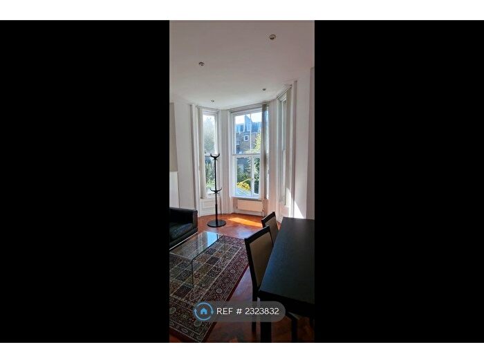 1 Bedroom Flat To Rent In Redcliffe Gardens, London, SW10