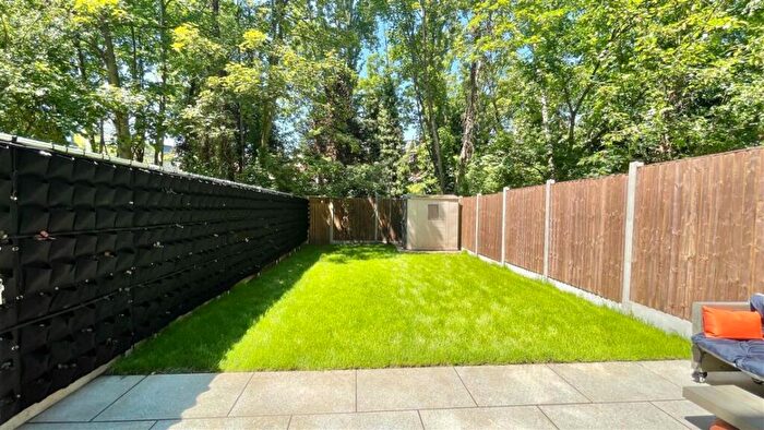 2 Bedroom Apartment To Rent In Goldhurst Terrace, South Hampstead, Finchley Road, NW6