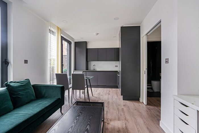 2 Bedroom Flat To Rent In Tilney Court, London, EC1V