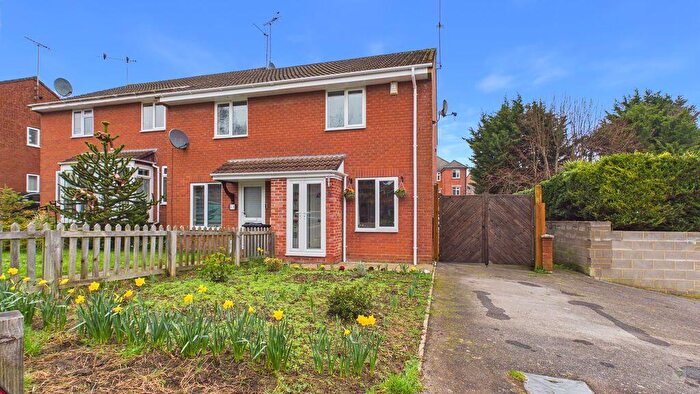 2 Bedroom End Of Terrace House For Sale In Summerhouse View, Yeovil, BA21
