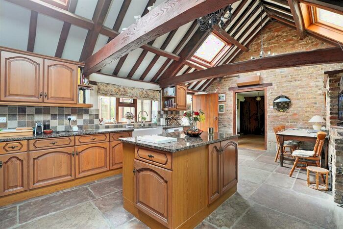 4 Bedroom Detached House For Sale In Standish Lane, Moreton Valence, Gloucester, GL2