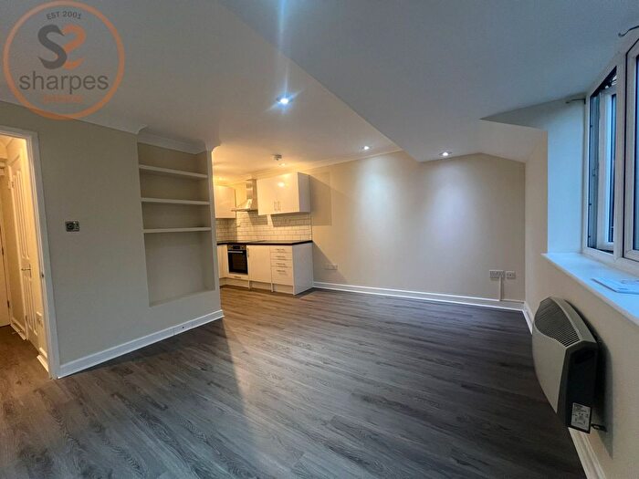 Studio To Rent In Heathfield Drive, Mitcham, London, CR4