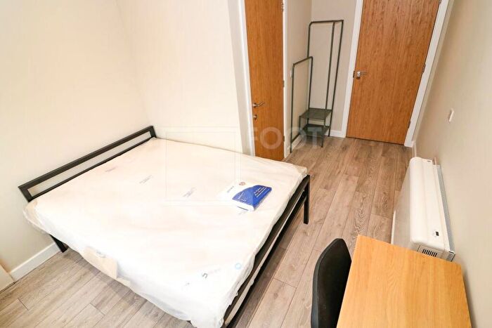 Flat To Rent In Colonnade House Includes Electric + Water Bills, BD1