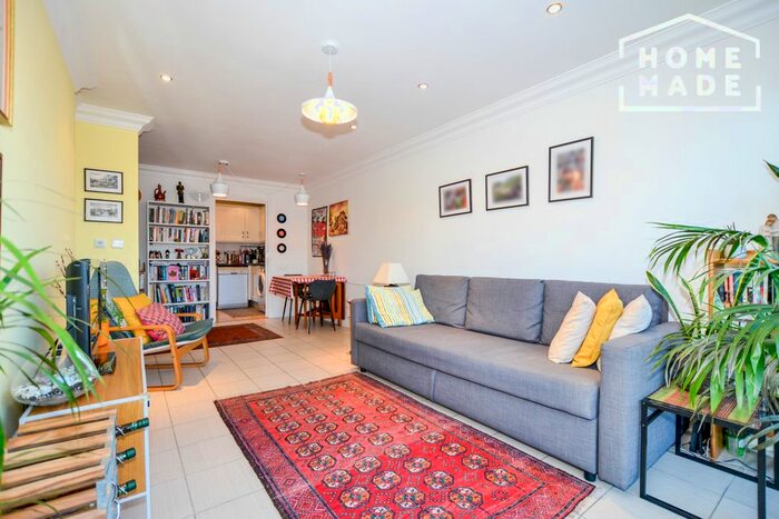 2 Bedroom Flat To Rent In Mentmore Terrace, E8