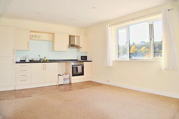 2 Bedroom Flat To Rent In Findon Road, Findon Valley, Worthing, BN14