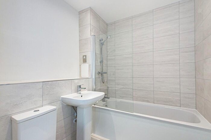 1 Bedroom Flat To Rent In Pier Way London, SE28