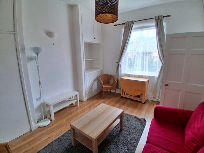 1 Bedroom Flat To Rent In T – Rosemount Buildings, Edinburgh, EH3