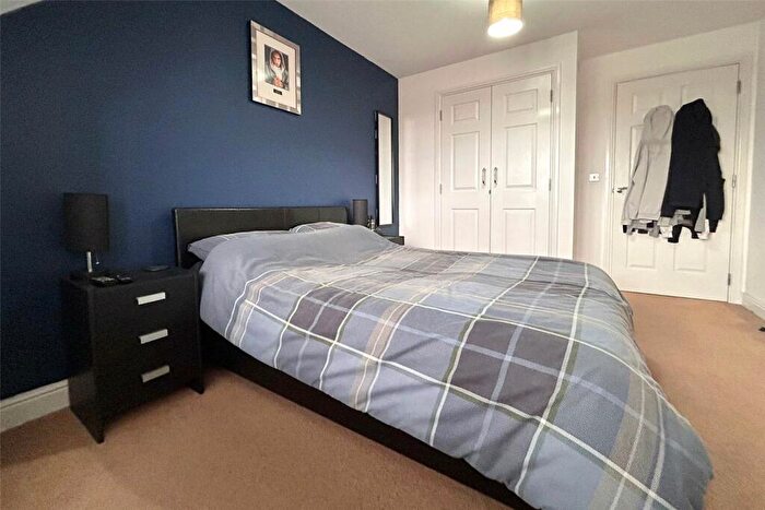 1 Bedroom Flat For Sale In Coppice Square, Aldershot, Hampshire, GU12