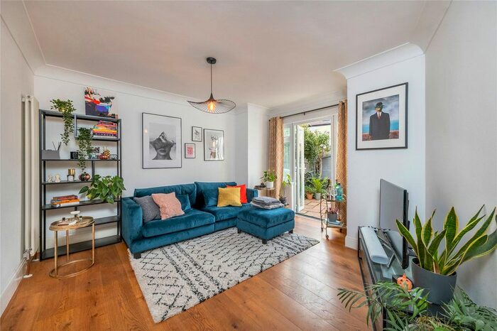 1 Bedroom Flat To Rent In Church Avenue, East Sheen, London, SW14