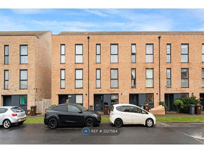 3 Bedroom Terraced House To Rent In Ager Avenue, Dagenham, RM8