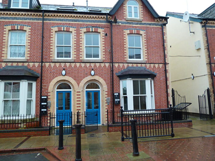 2 Bedroom Flat To Rent In Princes Street, Rhyl, LL18