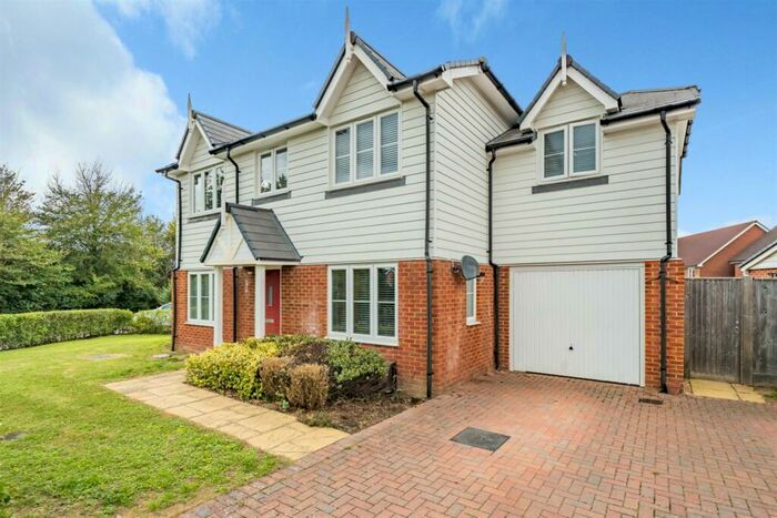 5 Bedroom Detached House For Sale In Oak Road, Marringdean Acres, Billingshurst, RH14