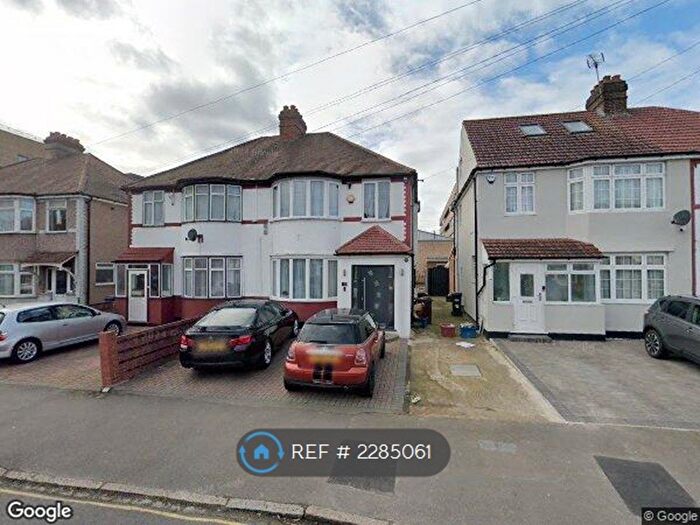 3 Bedroom Semi-Detached House To Rent In North Drive, Hounslow, TW3