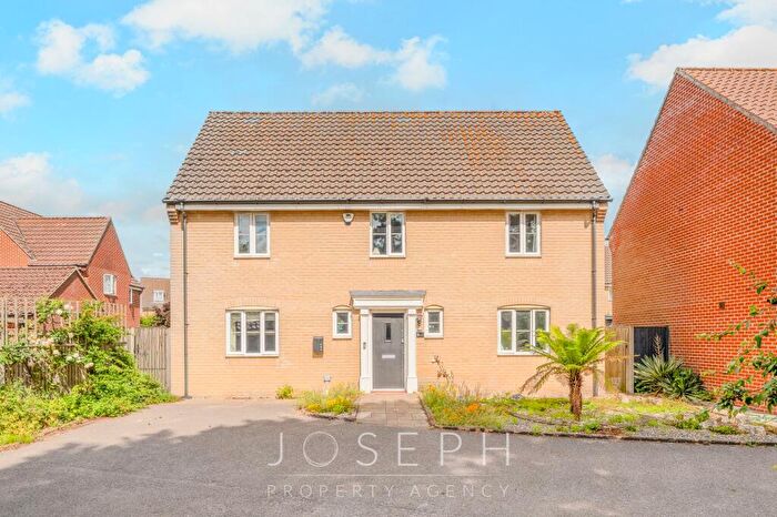 4 Bedroom Detached House For Sale In Wall Street, Kesgrave, IP5