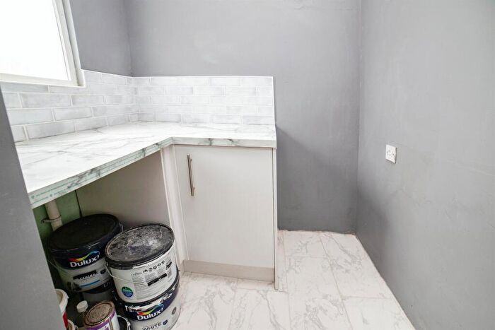 2 Bedroom Semi-Detached House For Sale In Lindley Street, Mansfield, NG18