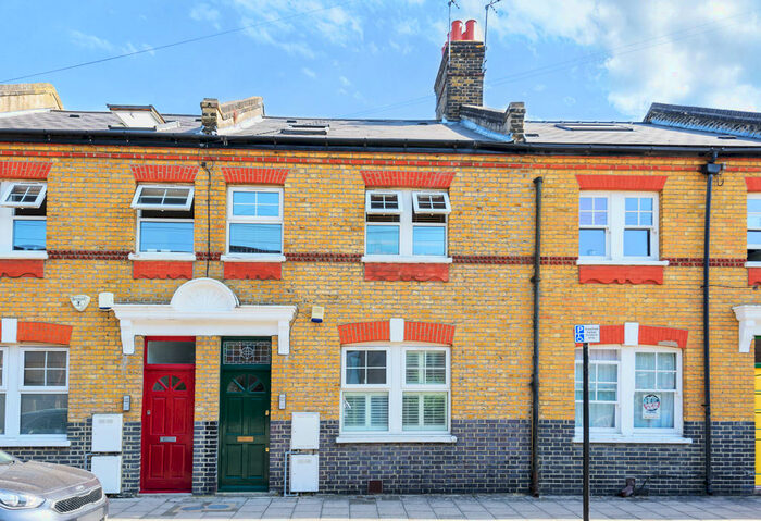 2 Bedroom Flat To Rent In Lollard Street, Kennington, SE11