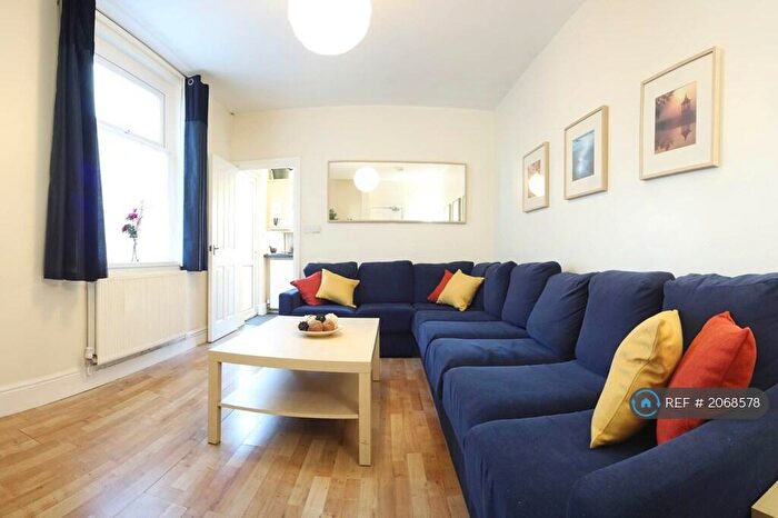 6 Bedroom Terraced House To Rent In Cosmeston St, Cardiff, CF24