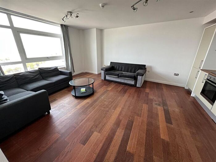 1 Bedroom Flat To Rent In Beetham Tower, Liverpool, L3
