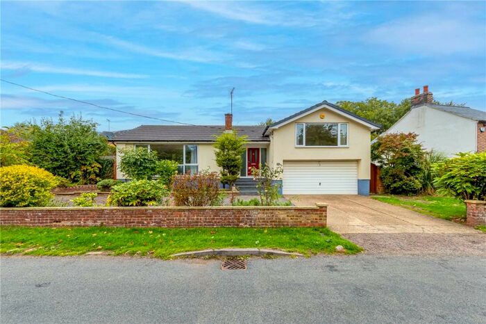 3 Bedroom Detached House To Rent In Kensworth Road, Studham, Dunstable, Bedfordshire, LU6