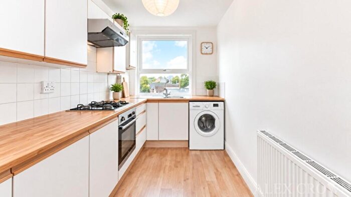 1 Bedroom Flat To Rent In Palmerston Road, Wood Green, N22