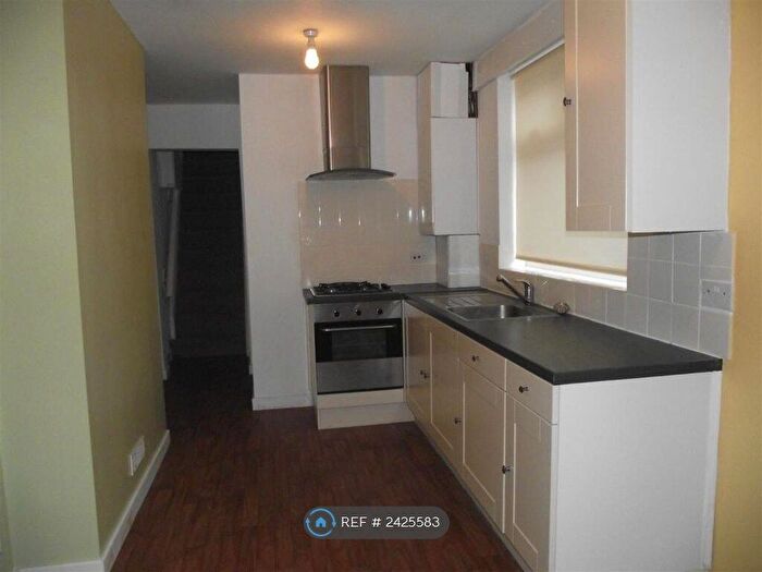 2 Bedroom Flat To Rent In Cambridge Road, St. Helens, WA10