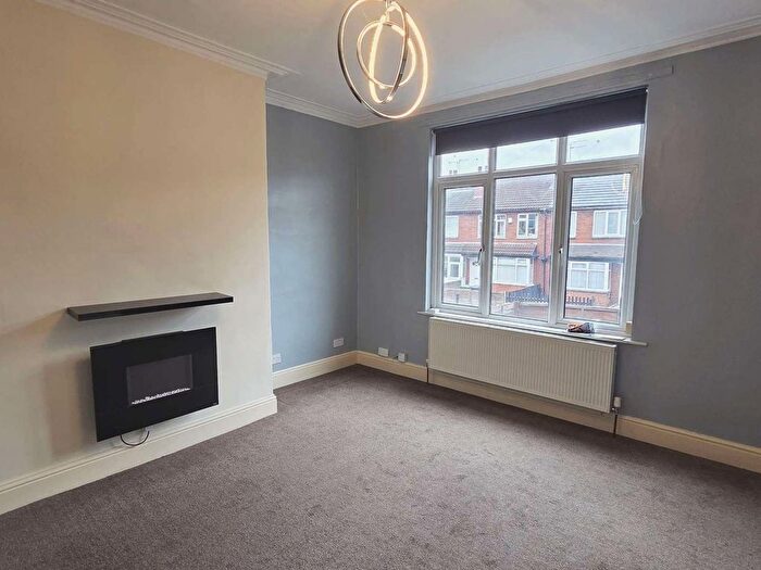 2 Bedroom Terraced House To Rent In Longroyd Crescent, Leeds, LS11