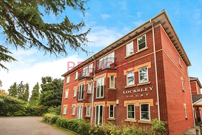 2 Bedroom Flat To Rent In Archers Road, Southampton, SO15