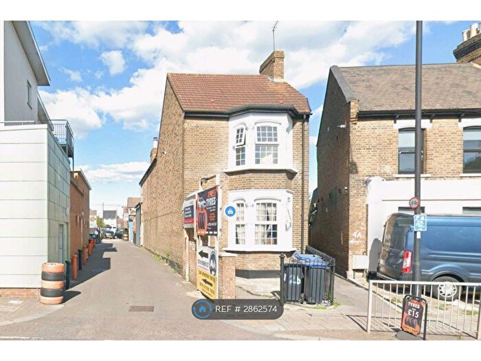 Studio To Rent In Nags Head Road, Enfield, EN3