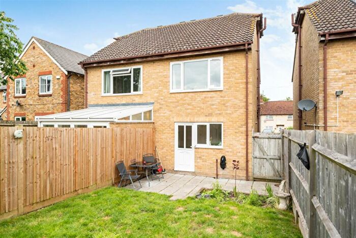 2 Bedroom Semi-Detached House For Sale In Marsham Close, Harrietsham, ME17
