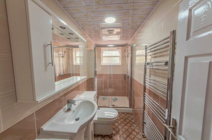 3 Bedroom Terraced House To Rent In York Road, Walthamstow, E17