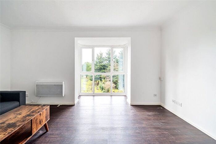 2 Bedroom Flat To Rent In Sterling Place, London, W5