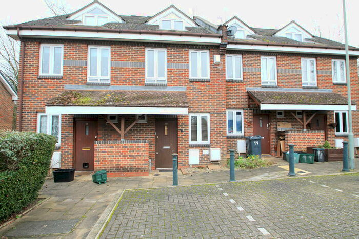 3 Bedroom House To Rent In Montbretia Close, Orpington, BR5