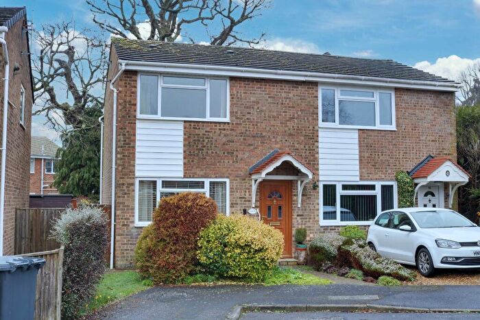 2 Bedroom Semi Detached House For Sale In North Baddesley, Southampton, SO52