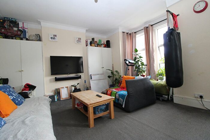 2 Bedroom Flat For Sale In Kempe Road, NW6