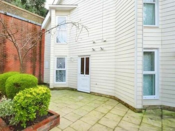 1 Bedroom Apartment To Rent In High Street, Dover, CT16