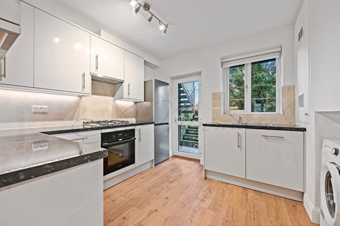 2 Bedroom Flat To Rent In Rosebank Way, London, W3