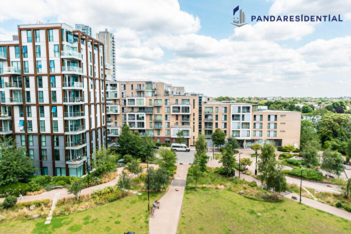 2 Bedroom Flat To Rent In Hartingtons Court, Coster Avenue, Hackney, London, N4