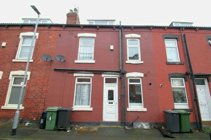 3 Bedroom Terraced House To Rent In Elmfield Place, Leeds, West Yorkshire, LS12