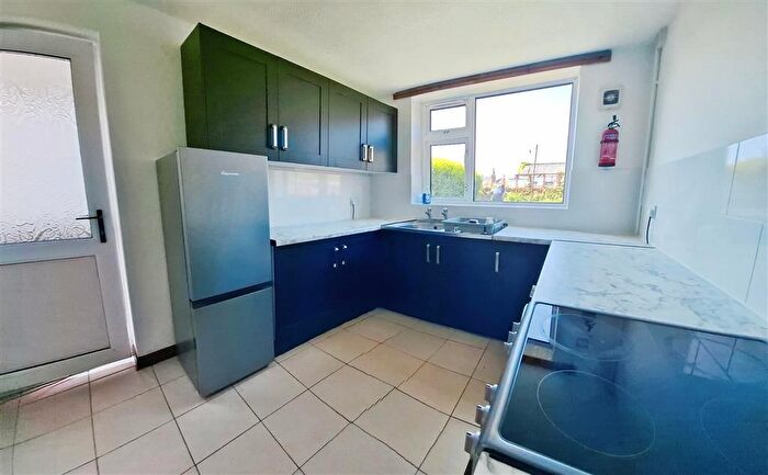 3 Bedroom Property To Rent In Approach Road, Manselton, Swansea, SA5