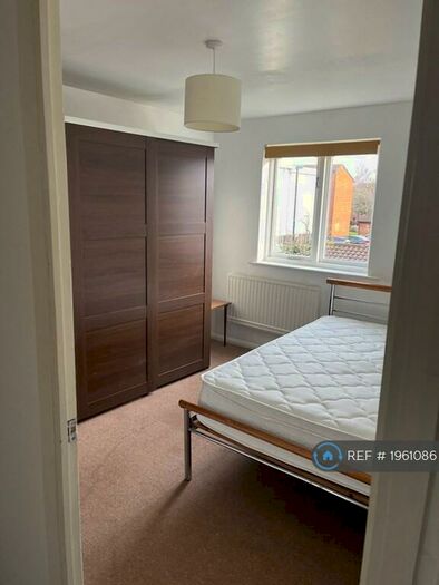 2 Bedroom Flat To Rent In John Silkin Lane, London, SE8