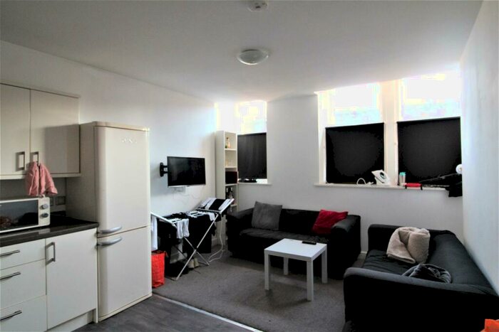 4 Bedroom Private Hall To Rent In Flat, Pitt Street, Lancaster, LA1