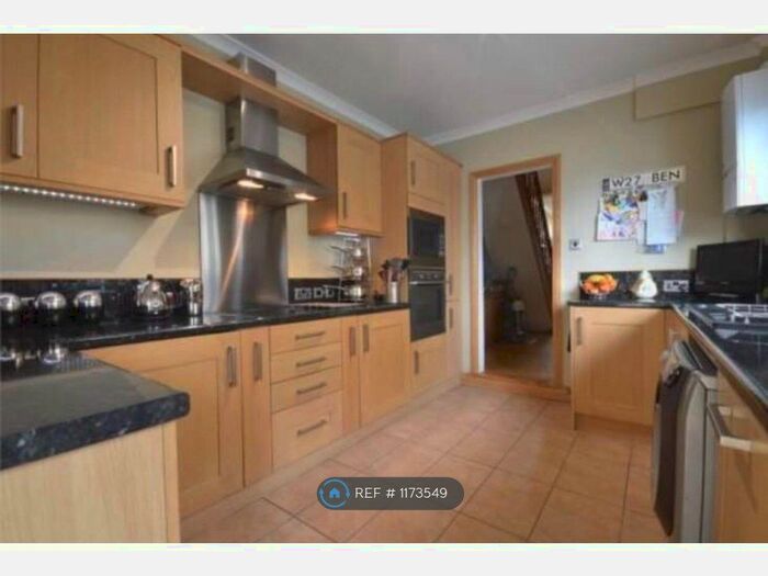 3 Bedroom Semi-Detached House To Rent In Barnfield Road, Belvedere, DA17