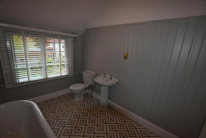 2 Bedroom Cottage To Rent In Goldenfields, High Street, Scalby, Scarborough, YO13