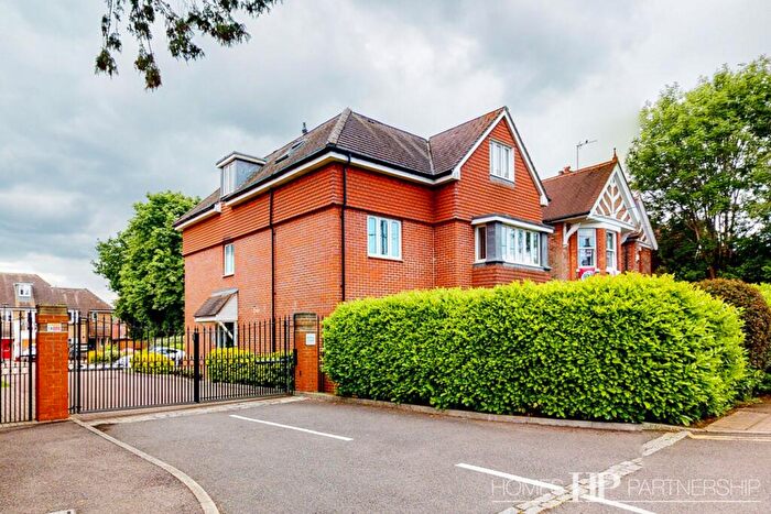 2 Bedroom Flat To Rent In Argyll Court, Crawley, RH11