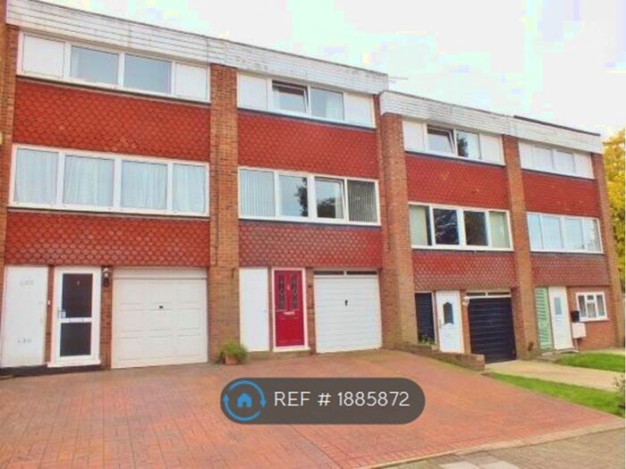 3 Bedroom Terraced House To Rent In Atkinson Close, Orpington, BR6