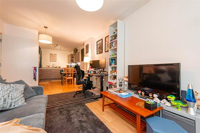 1 Bedroom Apartment For Sale In Charles Street, Archway, London, N19