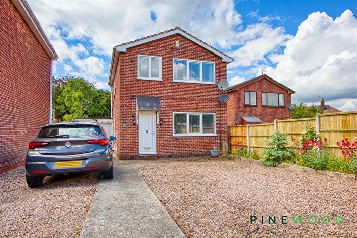 3 Bedroom Detached House For Sale In Harlesthorpe Avenue, Clowne, Chesterfield, Derbyshire, S43