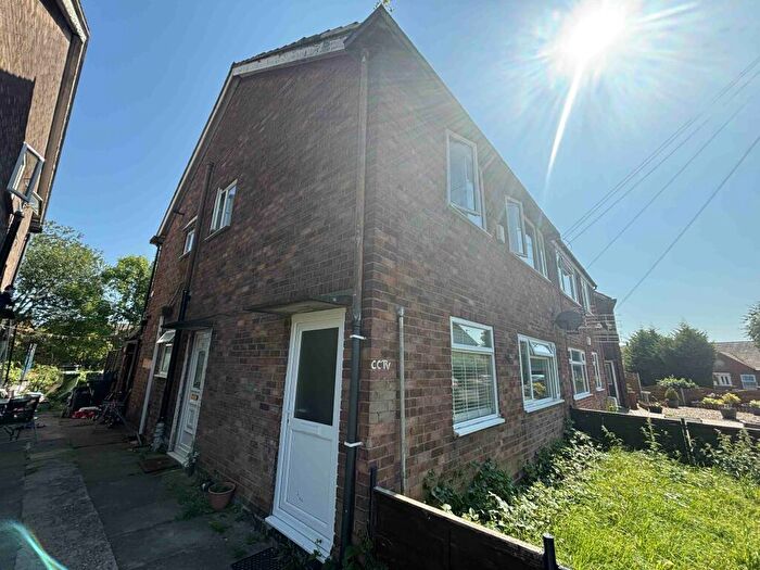 2 Bedroom Flat To Rent In Tudor Road, Camp Hill, CV10